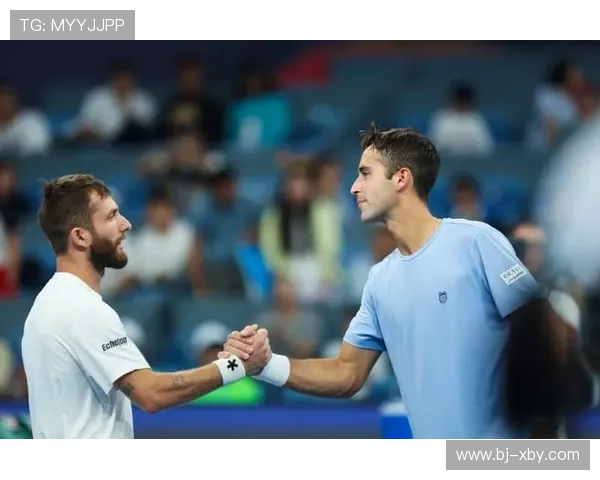 2025年网球赛季回顾:新星崛起与老将传奇交替上演 2025年网球赛季回顾:新星崛起与老将传奇交替上演