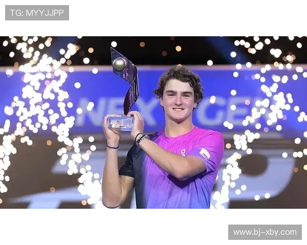 世界网球新星崛起 打破纪录赢得大满贯赛冠军引发热议 世界网球新星崛起 打破纪录赢得大满贯赛冠军引发热议